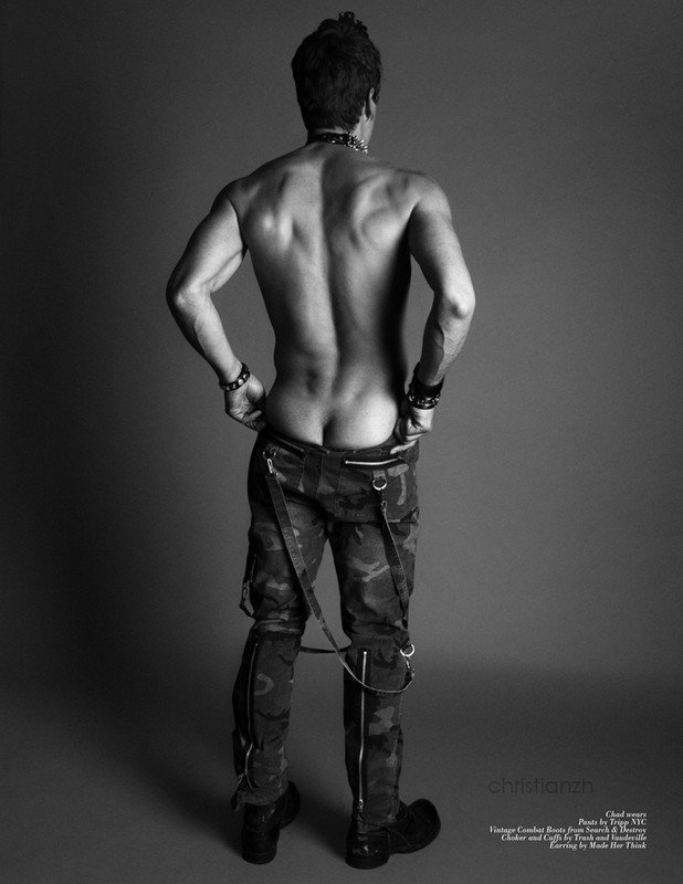 M0d4M's tweet photo. Chad White by Andrew Weir 

Client Magazine #6 https://t.co/2gPf0IAu4F