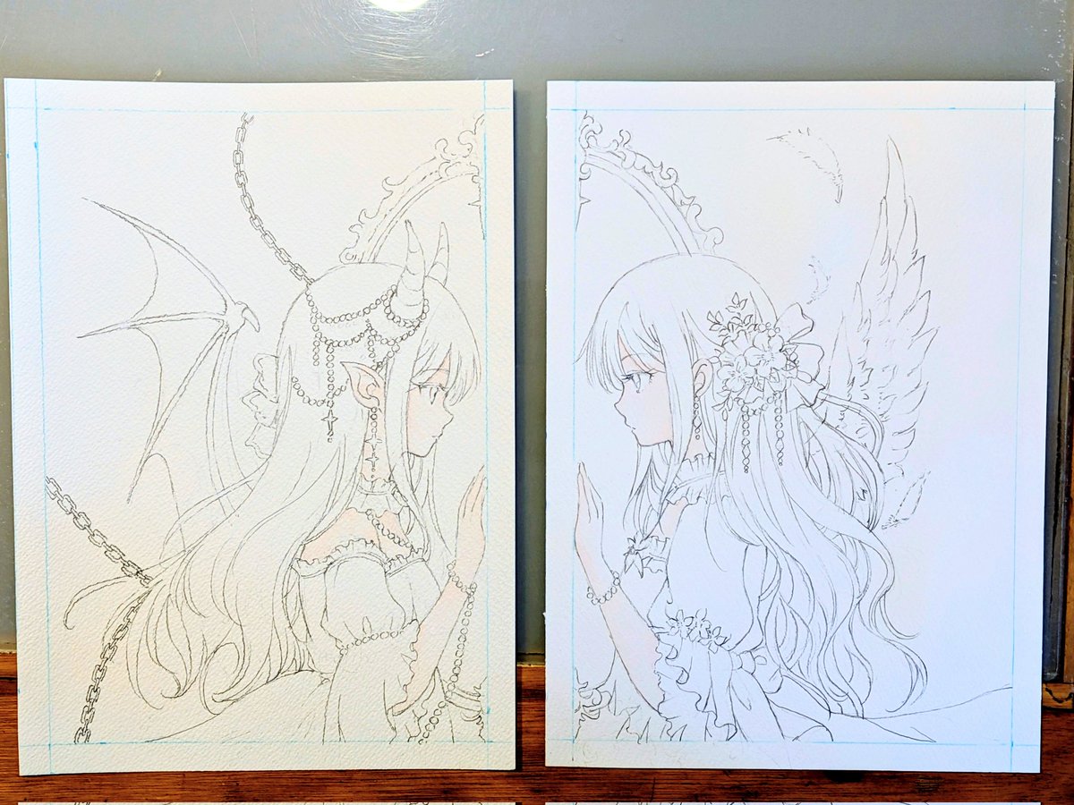 鉛筆画に定着スプレー後、肌から着色中。2つで一の作品のため、同時