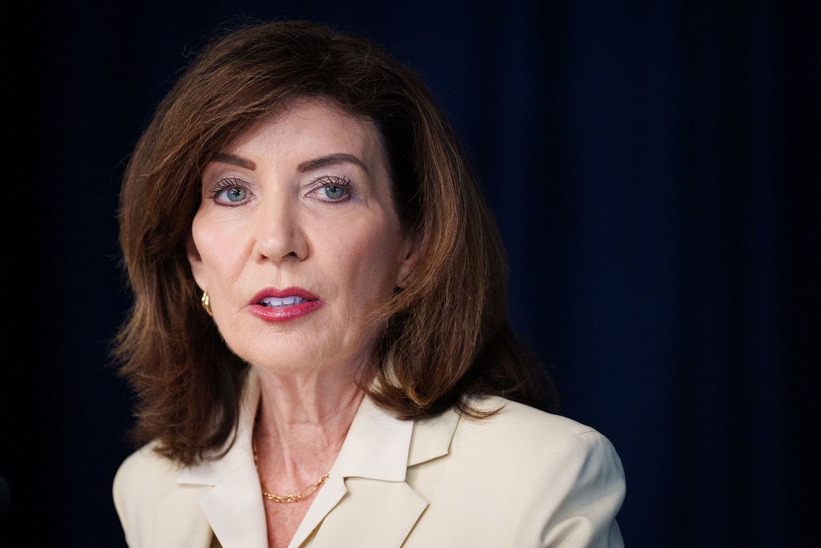 335StockMarket's tweet photo. New York has become the FIRST US🇺🇸 state to pass a statewide moratorium on new hyperscale data centers as Gov. Kathy Hochul's Executive Order 62 puts an immediate 1-year pause on any facility consuming over 50MW(the scale driving AI)
Why did NY say "no"? In thread👇
#stockmarket https://t.co/wKvVQ2SeBl