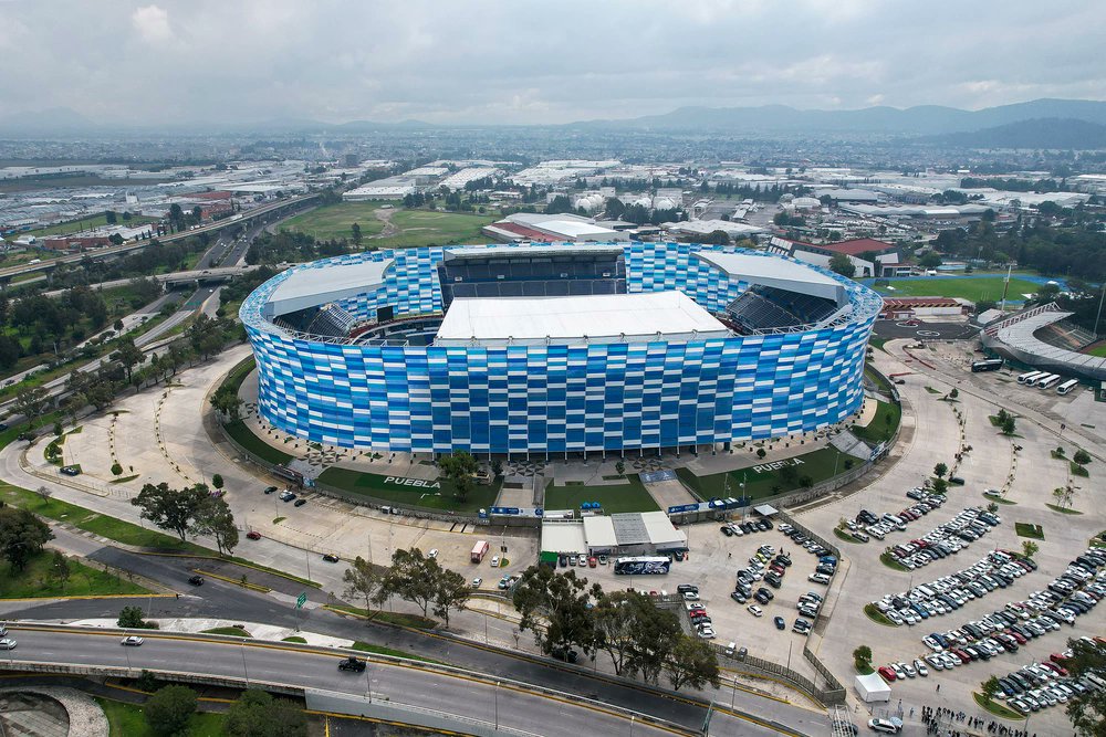 Hablemosdelazul's tweet photo. Desde Diciembre pasado, Cruz Azul ha sido local en 5 estadios distintos:
🔹En diciembre aún estaba en C.U.
🔹Comenzó el año en el Cuauhtémoc
🔹Contra Necaxa y en Liguilla, en el Estadio Banorte
🔹La Final fue en el Estadio Azul
🔹Ahora jugará en La Corregidora https://t.co/4EKc2Dg3Dz