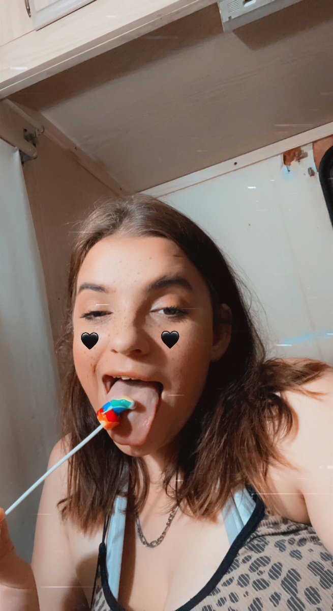 APearce27321590's tweet photo. @simpboy4you full time college student and only fans model! can verify if needed ! https://t.co/ENEva7Ffsj
