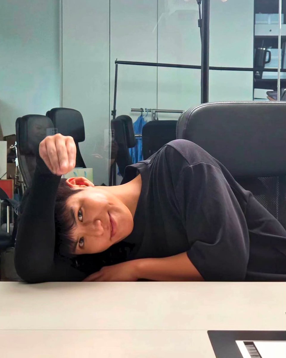 be_freek's tweet photo. ว่าไงคนเก่ง 🤣 
cr.Agavond Entertainment https://t.co/3vWXsx5F11