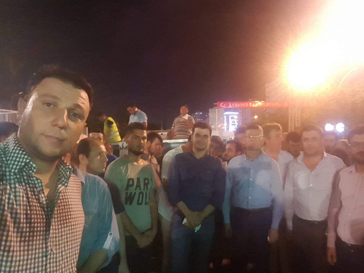 feritsen01's tweet photo. 15 Temmuz Demokrasi ve Millî Birlik Günümüzün 10. yılında, aziz Şehitlerimizi rahmetle, kahraman Gazilerimizi saygı ve minnetle anıyorum.

#15TemmuzDestanı https://t.co/c8dkqA812n