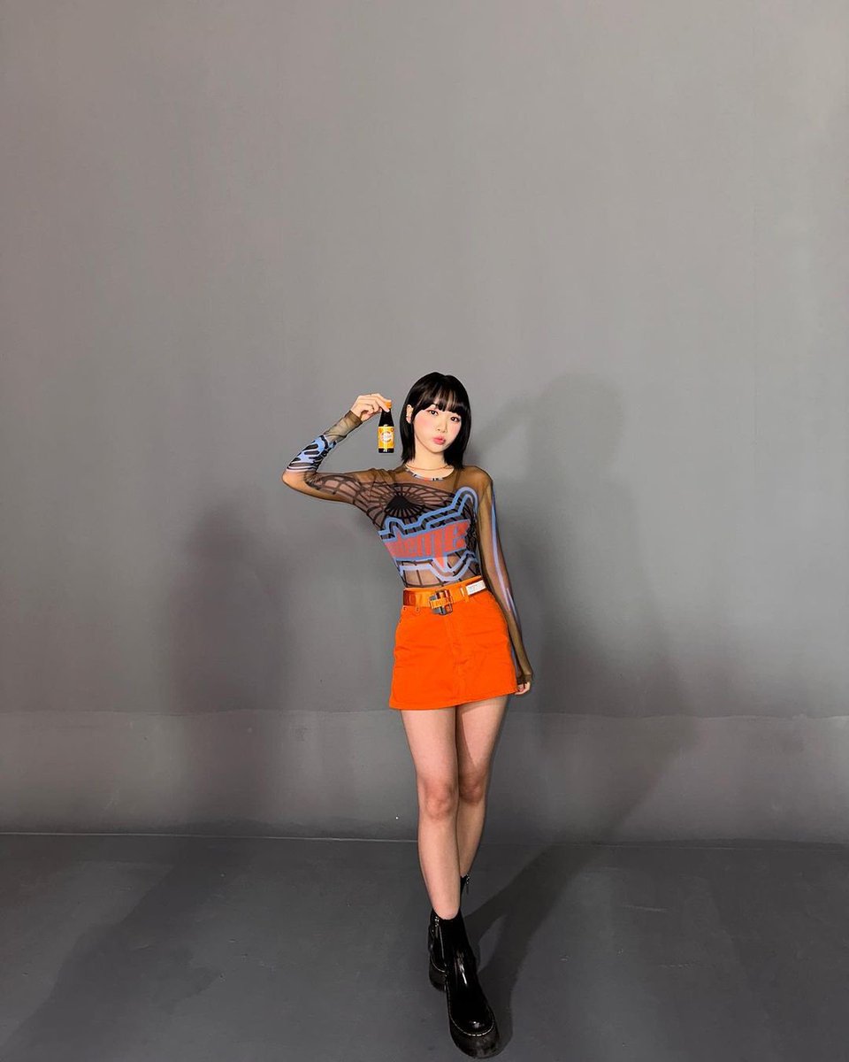 littlesatori's tweet photo. 𝐌e enseñaron a promocionar y a salir a la vez y yo claramente lo estoy haciendo antes de llegar al #𝕣ook𝕚es·𝚍e𝚋ut 👾 solo estoy esperando a que las niñas saquen este #𝑈nch𝕚l𝑑𔓘mթ𝟹 y después me iré a mi casita a momir con mi esposito.

𝚟𝕚lla𝕚n 使✺ s𝕚rǝn ! https://t.co/cJTi7Kac4r