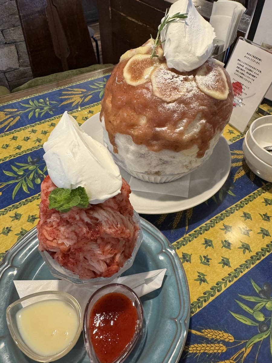 lbabmz's tweet photo. 今日3つ兼任やばいなぁ～
昨日皮膚科で「甘いもの控えてね」って言われたけど、今年も行っちゃうもんね🍦🥄 https://t.co/drztU2ww4q