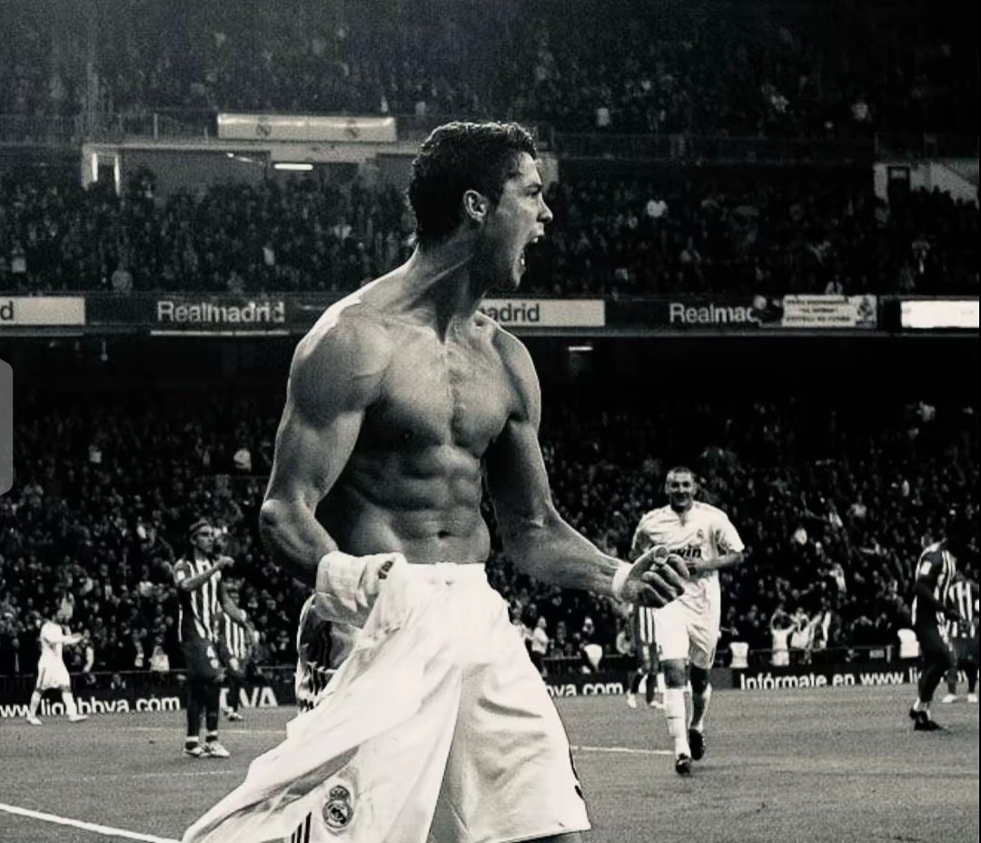 CR7_ZE7's tweet photo. ربما الأغلب نسى او تناسى من هو كريستيانو

ثريد / لحظات حاسمة لـ كريستيانو في دوري الأبطال https://t.co/iGncmPyCCi