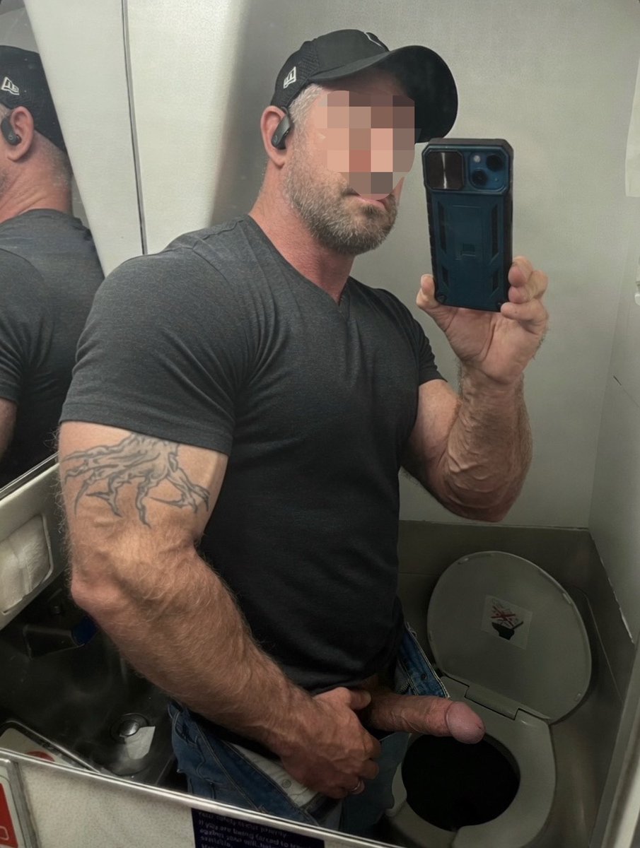 mwmdadjosh's tweet photo. Have just enough room for a tight little twink to pound in here. https://t.co/iuo4nCoI3G