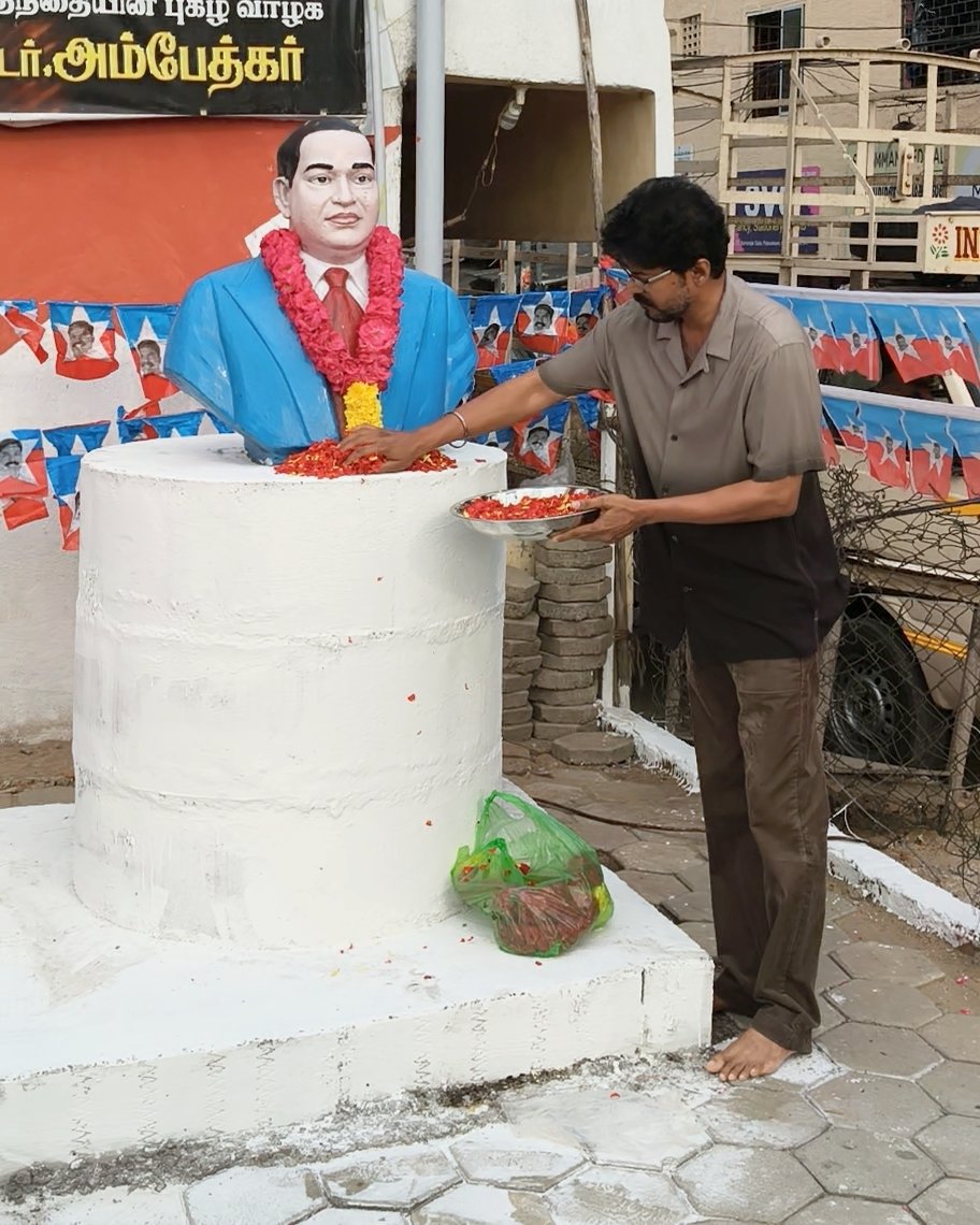 Elavara35181365's tweet photo. யாரால் வென்றாயே..
அவர்களாலே தோற்பாய்..

#ஓதியத்தூர்_அம்பேத்கர்சிலை https://t.co/aBRtR6Qffj