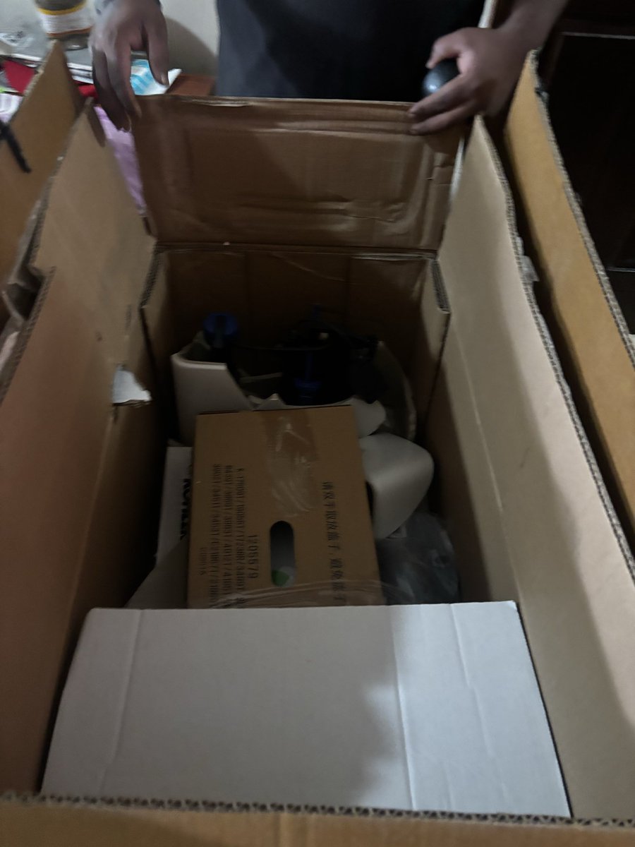 AKaushals's tweet photo. @amazonIN @amazon how does one contact you to replace the damaged product. The website keeps showing error while filing complaint. https://t.co/JTyT84DNmx