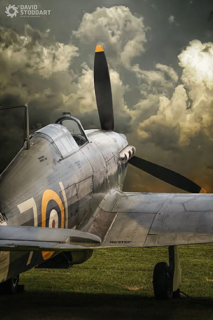KIKE1767's tweet photo. Hawker Hurricane, créditos al autor https://t.co/wUySLyqfbF