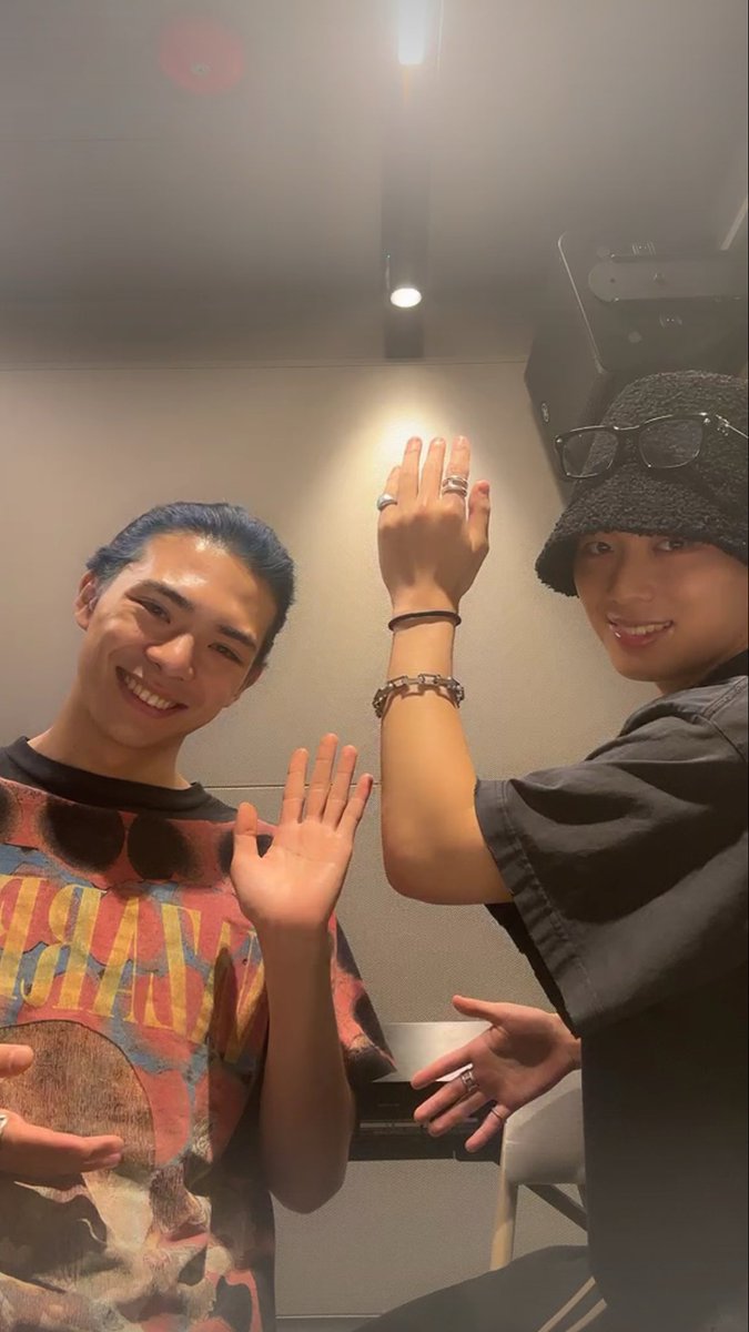 71darz84957's tweet photo. Barbie&KENN笑った🤣
#SOUMA #YUGA https://t.co/olueL3EKsI