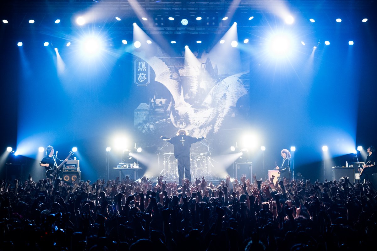 oricon's tweet photo. ■インタビュー

黒夢・清春＆人時「これが最後かもしれない」
30年を経て初めて2人でアルバム作り上げる
https://t.co/Hl3pUFl44B

今の2人で昔のアルバムを再構築
『Drug TReatment 2026』『CORKSCREW 2026』 https://t.co/aSTffZmpv4