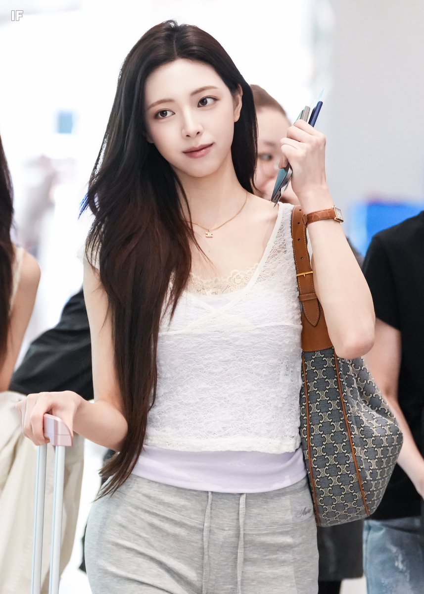 IF_YUNA_1209's tweet photo. 260703ICN✈️ #ITZY #있지 #YUNA #유나 https://t.co/qCfo6mTXWN