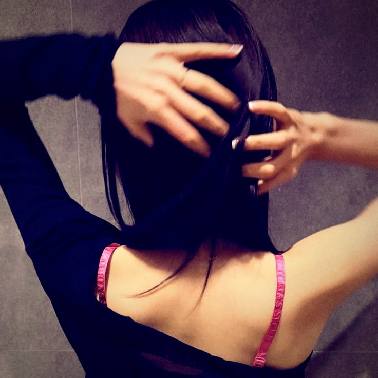 lastpearlss's tweet photo. pearl  : looking 4 oomfs 🦴
♫  ✦ ݁˖  #owtwt #edrtwt #cigtwt 
 8teen , She/Her , UNDER 17 DNI ──★  
💉˖ . ݁IFB https://t.co/YG9xh06PvX