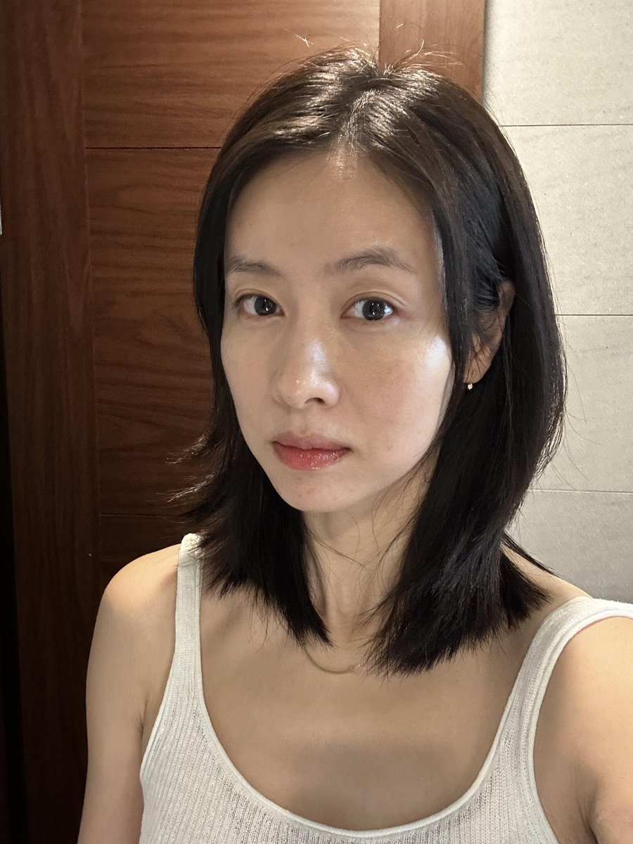 David25097867's tweet photo. 30➕的姨姨还能遇到服务型人格的男孩子嘛 https://t.co/eTZwp2d5h5