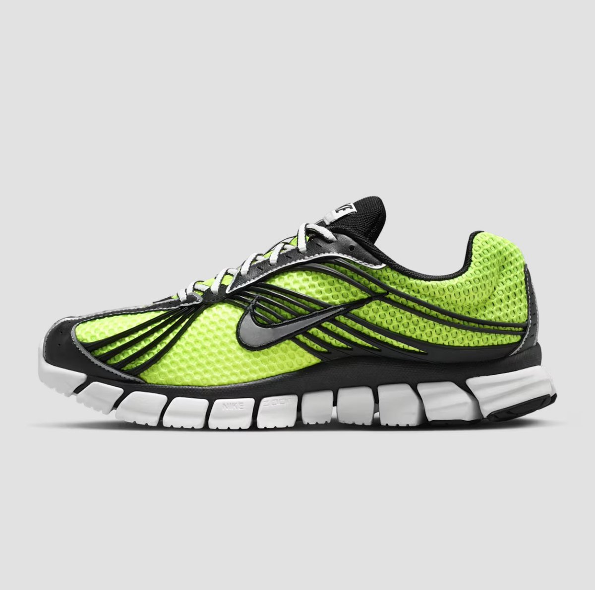 SOLELINKS's tweet photo. Ad: Nike Zoom Skylon 11 ‘Volt and Black’ releases tomorrow (7/16) at 7am PT/10am ET => https://t.co/cXA9XcGhmw https://t.co/9yXKVMzoKb