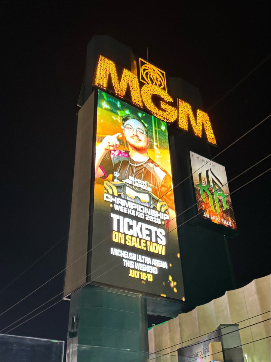 FaZe_Vegas's tweet photo. FaZe taking over Vegas! 🤩 https://t.co/3EwucymH0L
