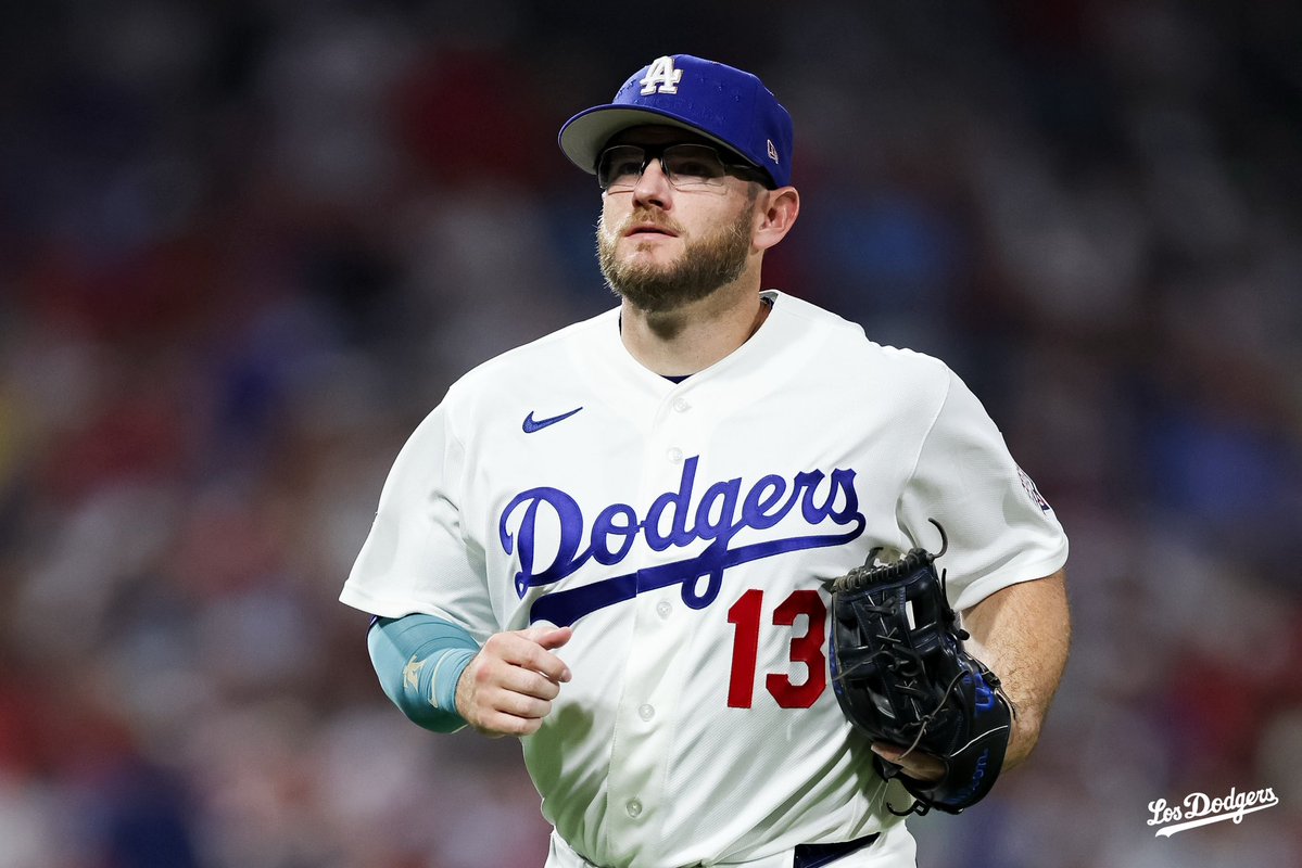 LosDodgers's tweet photo. Los de azul nos llenan de orgullo. ⭐️ #JuegoDeEstrellas https://t.co/Wz7KjiEzfD