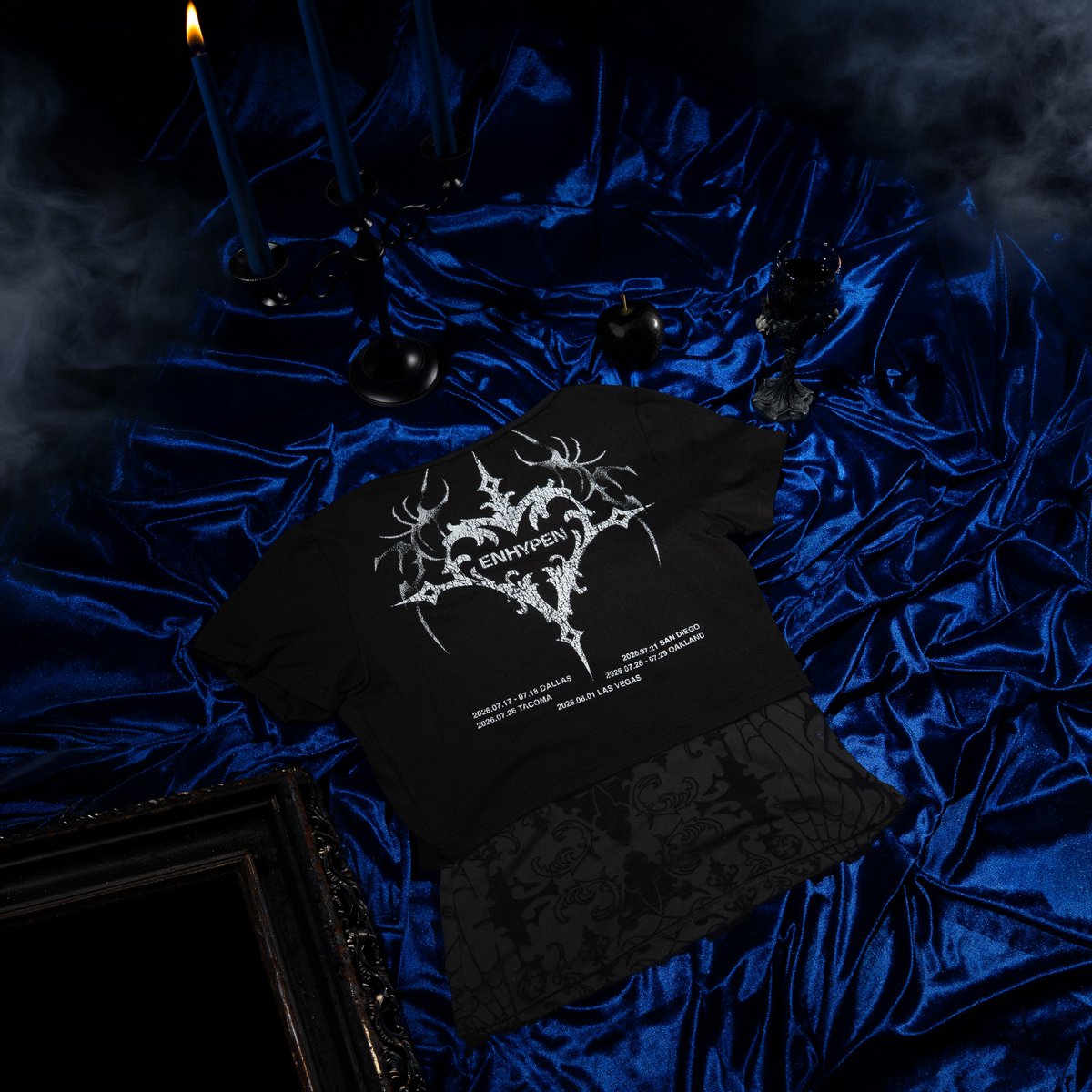 HYBE_MERCH's tweet photo. ENHYPEN WORLD TOUR 'BLOOD SAGA' in North America Official Merch. 
Concept Photo (2/2)

Exclusively available at the venue

#엔하이픈 #ENHYPEN
#EN_WORLDTOUR_BLOODSAGA
#BLOODSAGA_IN_US https://t.co/yliLnLbZrH
