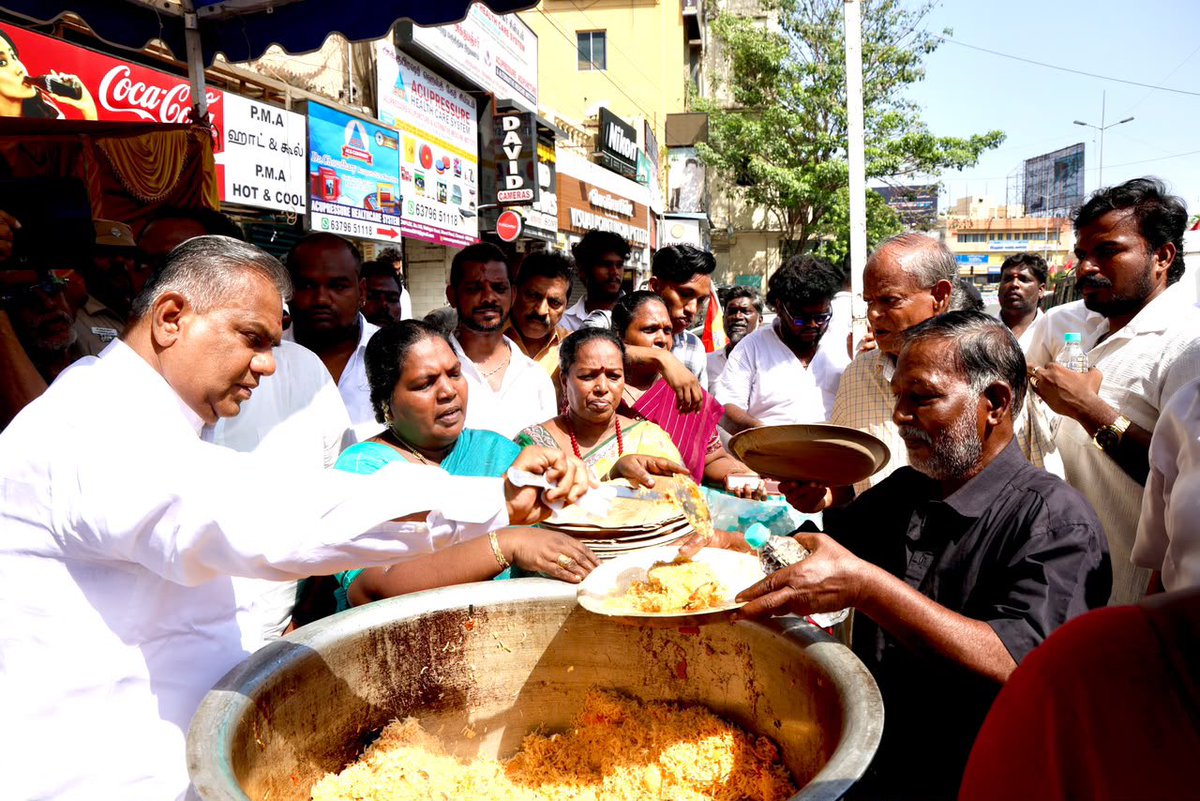 OfficeOfNAnand's tweet photo. மாண்புமிகு தமிழ்நாடு முதலமைச்சர் @CMOTamilnadu அவர்களின் வாழ்த்துக்களுடன்,

இன்று (15.07.2026) புதன்கிழமை,

பெருந்தலைவர் காமராஜர் அவர்களின் பிறந்ததினத்தையொட்டி,

மாண்புமிகு ஊரக வளர்ச்சி மற்றும் நீர்வளத்துறை அமைச்சர் திரு. N. @BussyAnand , MLA அவர்கள் (1/4) https://t.co/XLi3jEHUMJ