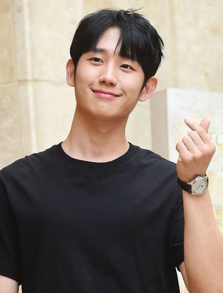 pannatic's tweet photo. Jung Haein shows support for Kim Soohyun's first project since the controversy

🔗https://t.co/yXBigcFdkf https://t.co/UZrnaAZouD