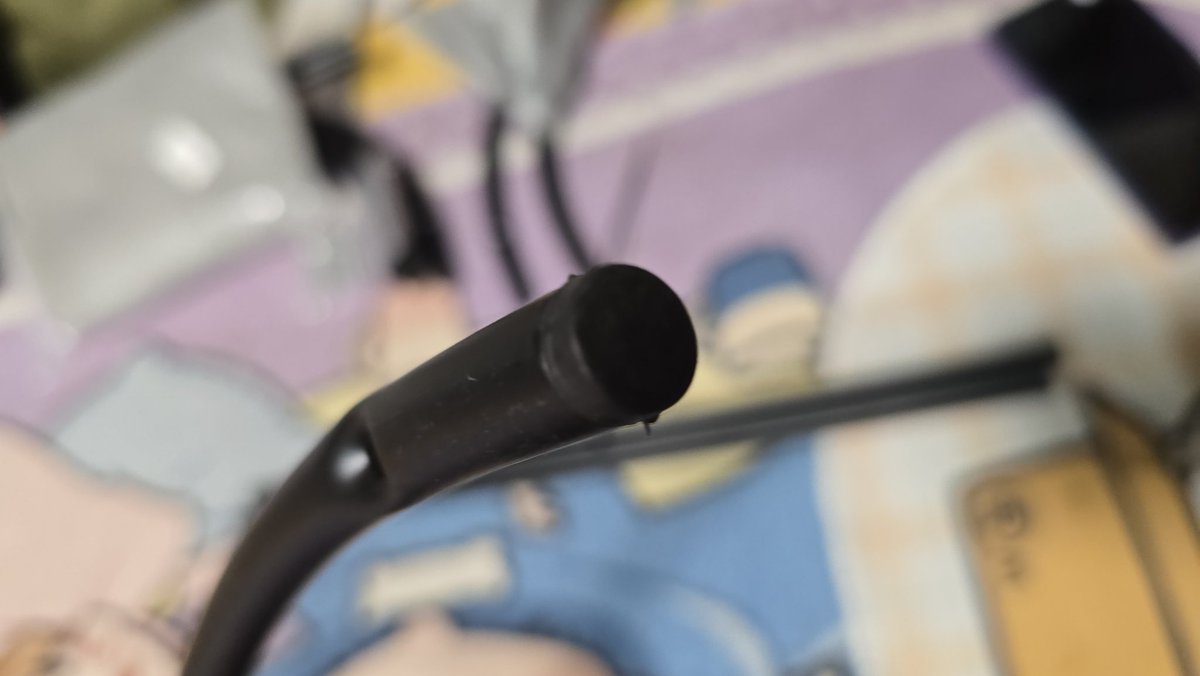 memory_staff_g's tweet photo. 最近楽天で買い物すると
9割近く中国から送られてきた商品で
日本語じゃない。
商品悪いし説明書ないし…
楽天のイメージが
私の中でガタ落ちなんだけど😰
これ酷すぎん？
1,2枚目錆。
筒の中全部錆
３枚目はまともな足
4枚目は削れた足
中国国内なら文句ないんだろうけど
日本人はうるさいのよ… https://t.co/BEeCjvPlEQ