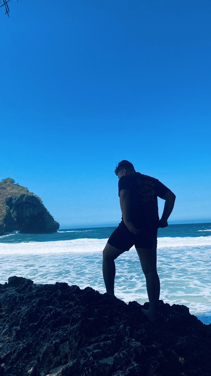 dhanVTb's tweet photo. Mantai enakk nih🌊💦 https://t.co/7W7tyFMOW6