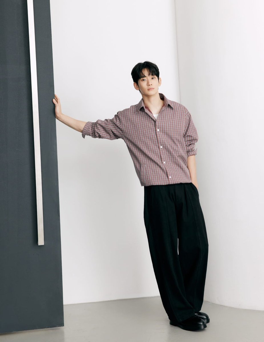 soowon_squad's tweet photo. Kim Soo Hyun is Officially Back!! 

July 14, 2026 | Bench founder Ben Chan updated Instagram with #KimSoohyun. 

📸 via @bcbench/IG https://t.co/fZK0LIpi02