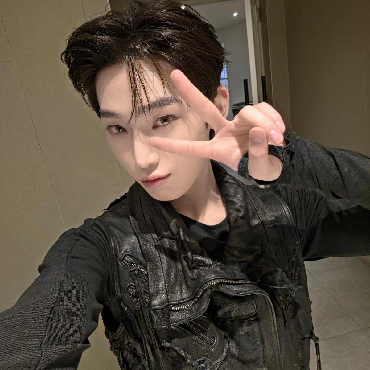 chaewosita_'s tweet photo. nuevamente busco mutis #kpoptwt #stantwt 

00 line | ella | mx

stan: stray kids, enhypen, le sserafim, ive, + grupos y solos

otro: anime (one piece, tokyo revengers y +), amo leer y hacer aus

podemos ser mutis no importa el fandom mientras no rebajes mis gustos ✨ https://t.co/H5MrOgHDdf