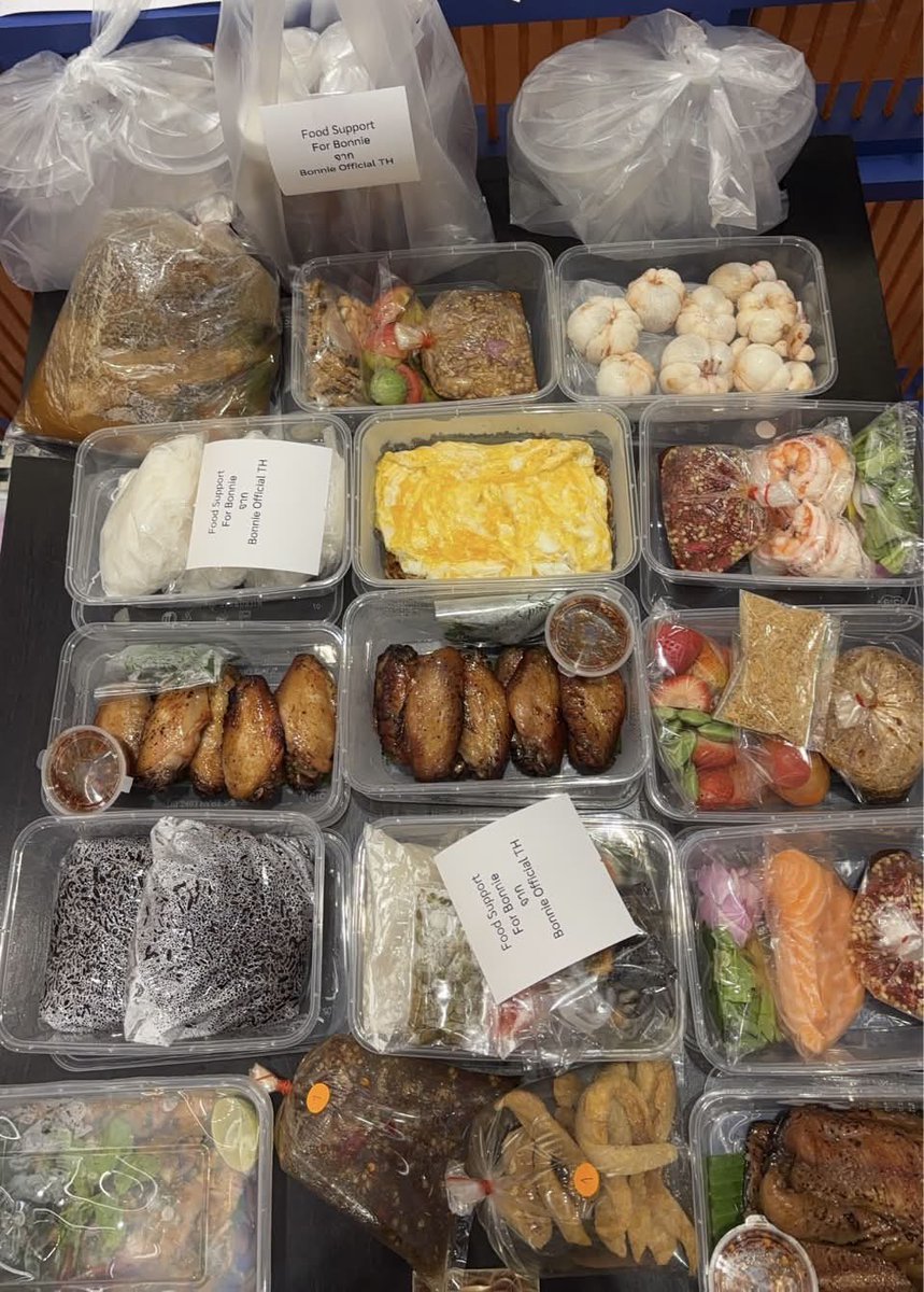 bonnieofficial_'s tweet photo. 🍱 Food Support for Bonnie 💜🐰

ถึงพี่ไม่ใช่ไรเดอร์ แต่พร้อมส่งทุกออเดอร์ความอร่อย 🍱💖🤟🏻

เบื้องหลังความอร่อยมื้อนี้มาจากเอนี่ทุกคน ขอบคุณที่ร่วมกันโดเนทและส่งต่อความอร่อยให้น้องบอนนี่นะคะ 💜🙇‍♀️

#BonnieFoodBooster
#beonnnie https://t.co/KKS4l7Hmc4
