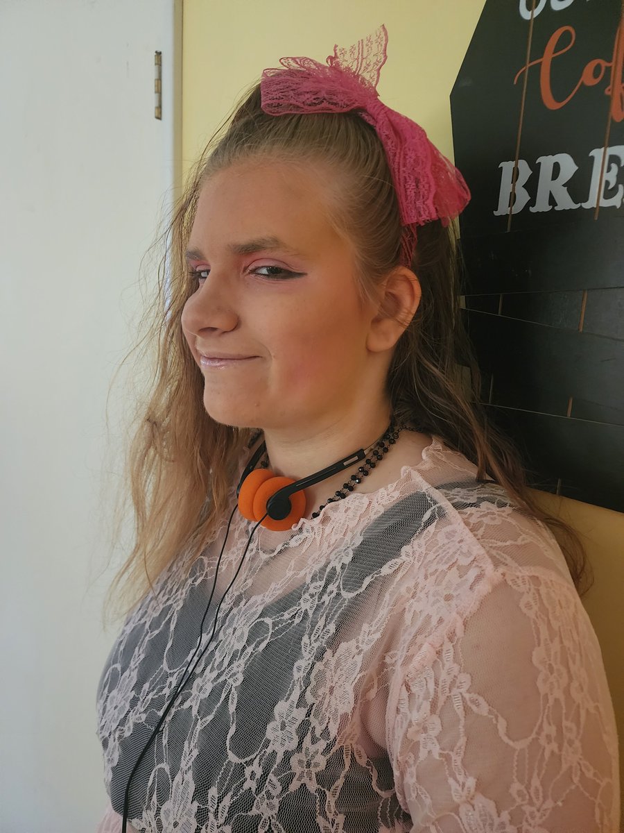 Vixsinn's tweet photo. Halloween https://t.co/XbMxlP61hC