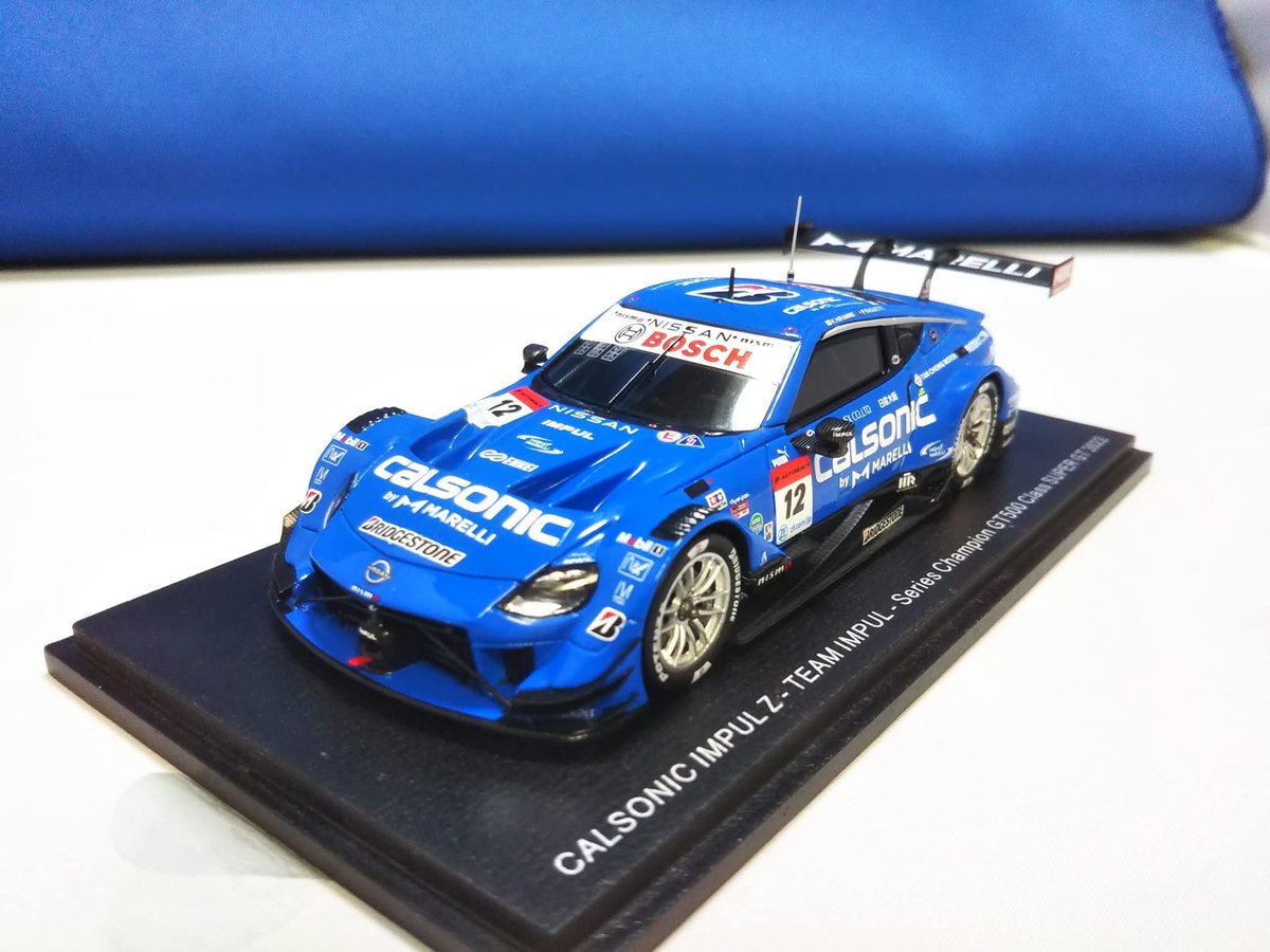 SUPERGT2022のチャンピオンのカルソニックインパルZのミニカー