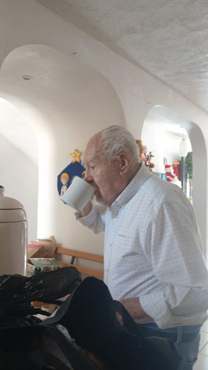 IsraelCabreraB's tweet photo. Feliz Cumpleaños 92 padre , estés donde estés,  dejaste un gran vacío en toda la familia , pero tu enseñanza pasará de generación en generación. 
Hoy cumplirías 92 años pero Dios quiso otro destino. https://t.co/5Je2zMrpsh