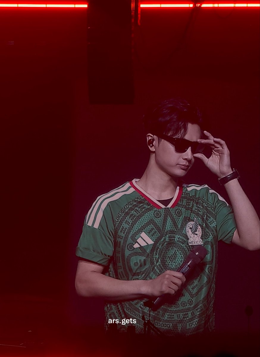 arsgetss's tweet photo. JAY CON LA CAMISA DE MÉXICO HOY VOY A CAER EN DEMENCIA,MI PAÍS MI PAÍS 🇲🇽🇲🇽🇲🇽 https://t.co/iBDP0wQy0Z