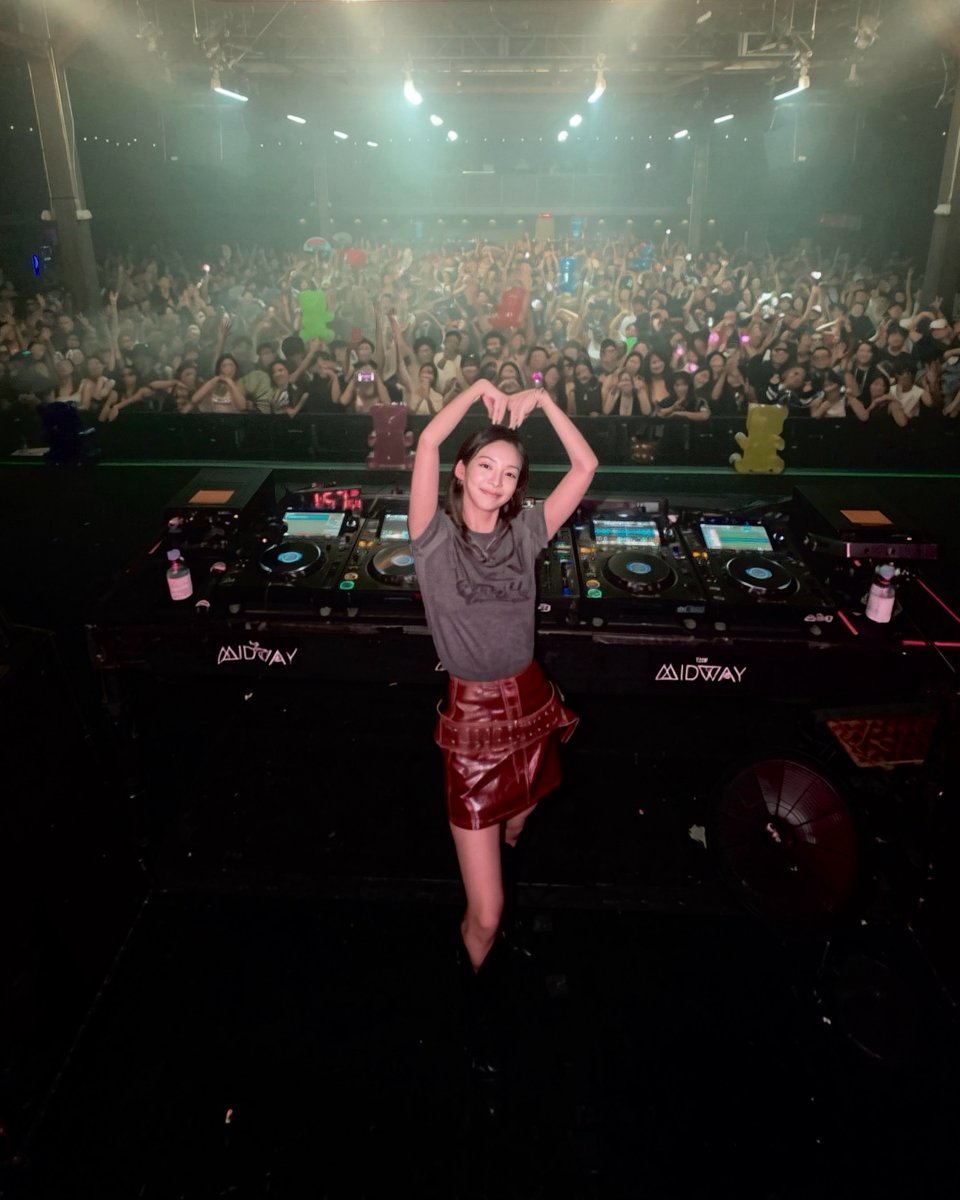 GirlsGeneration's tweet photo. 2026 SUMMER USA TOUR in SF

#HYO #효연
#GirlsGeneration #소녀시대
#DJHYOTOUR #DJHYOTOUR2026
#DJHYOTOUR2026_SUMMERUSATOUR https://t.co/0K6XCPVgC1