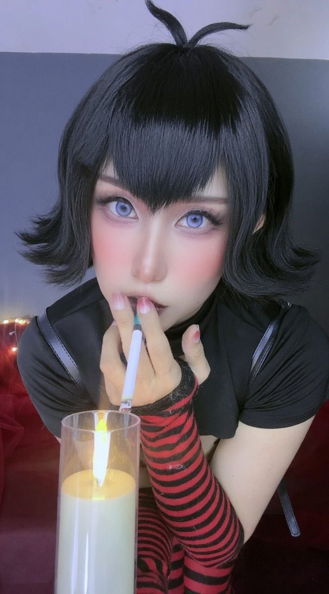 AlienBunnyX_'s tweet photo. Mavis has a wilder side when the lights go down... 🤫🖤 The uncensored bedroom views are waiting for you

#MavisCosplay #GothGirl #NSFW #SmokingGirl https://t.co/0BiAjfK8tQ