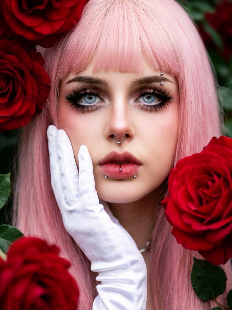 elviratrepovici's tweet photo. 🥀🌹
-
-
#goth #gothic #pasteldoll #rose https://t.co/PG0C4rQY2l