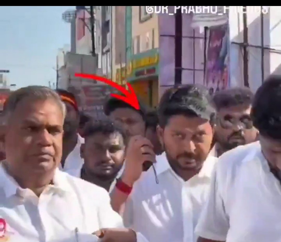 nikaran_tn's tweet photo. Reels பிரபு.. இங்க வா 🤡

இந்த கல்குவாரி கிட்ட எவ்வளவு காசு வாங்குனாரு, ரூசோ கொலை வழக்கில் முக்கிய புள்ளியாக இருந்த உங்கப்பன் துரை கருணாநிதி? https://t.co/on1lDO8Vf5
