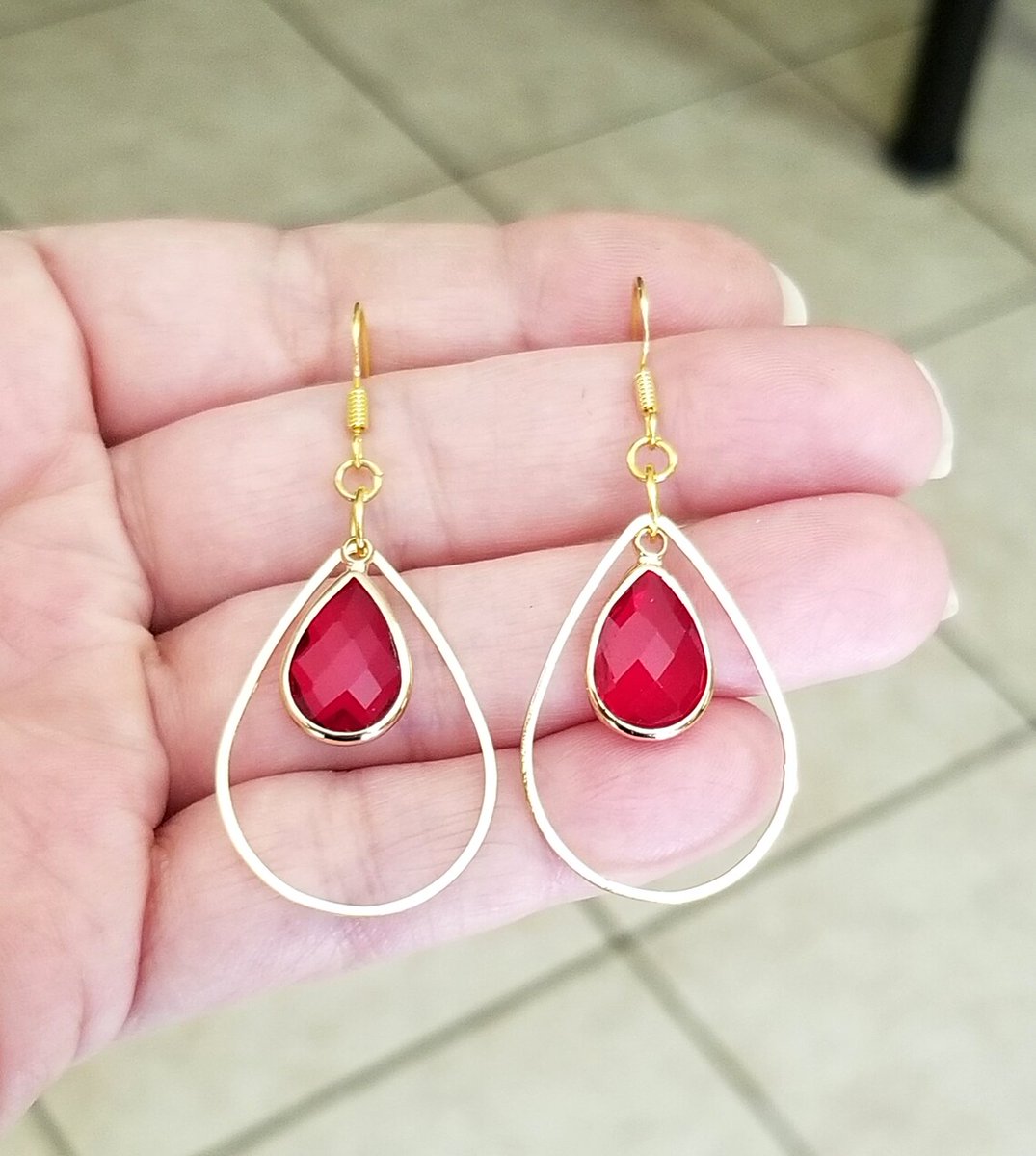 TrendingNowGift's tweet photo. 14k Gold Ruby Teardrop Dangle Earrings #jewelry #earrings #goldearrings #dangleearrings #ruby #rubyearrings #rubyjewelry #Julybirthstone #handmadejewelry #handmadeearrings #etsy #fashion #bridal #wedding 

 https://t.co/bR7Hrslwlk via @Etsy https://t.co/V7sUBb3dOT