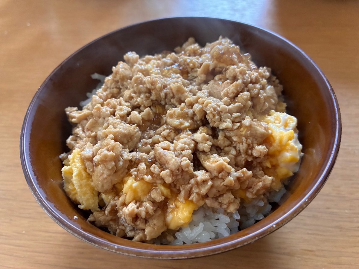 すじこ tweet media