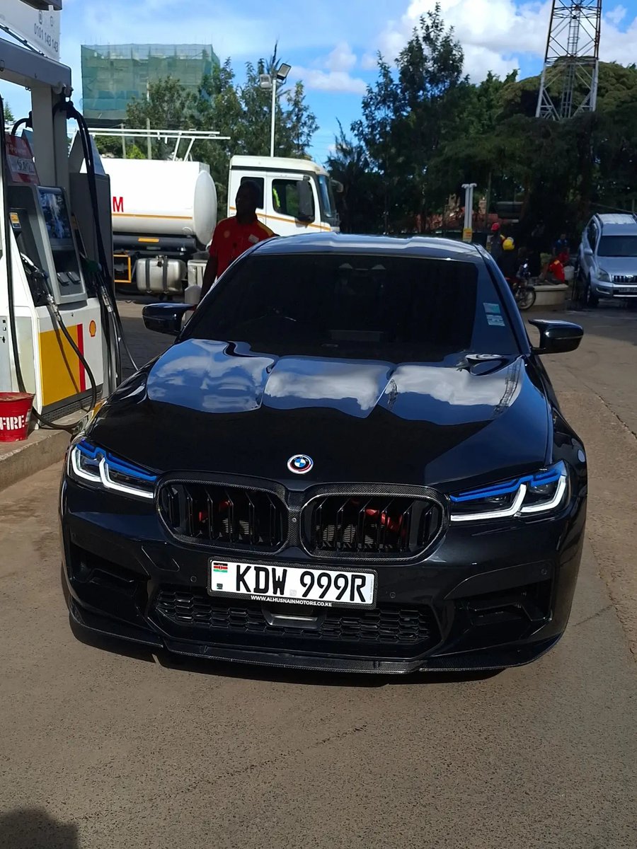 ephy_young254's tweet photo. The KICK-OFF!

BMW M5 COMP.⬛ https://t.co/fkPiyFPorT