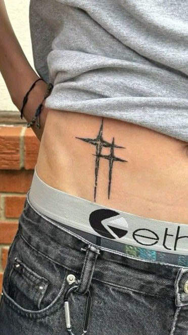 hudconpuplover's tweet photo. how pinterest sees me   
• actor  
• tattoo  
• nails  
• outfit 
(fun fact I have that exact outfit too) https://t.co/RxFyQzBRbi