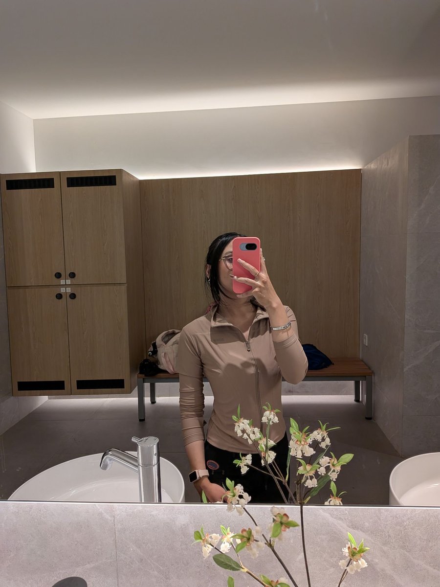 Alter_GenZ's tweet photo. GenZ ~ f21 based Bandung mau cari mutual lagii, bosen banget akun ku juga baru lagii💔 sekalian cari temen hangout or anything, rep aja atau cari aku on rt ya! https://t.co/njBT4WNiV5