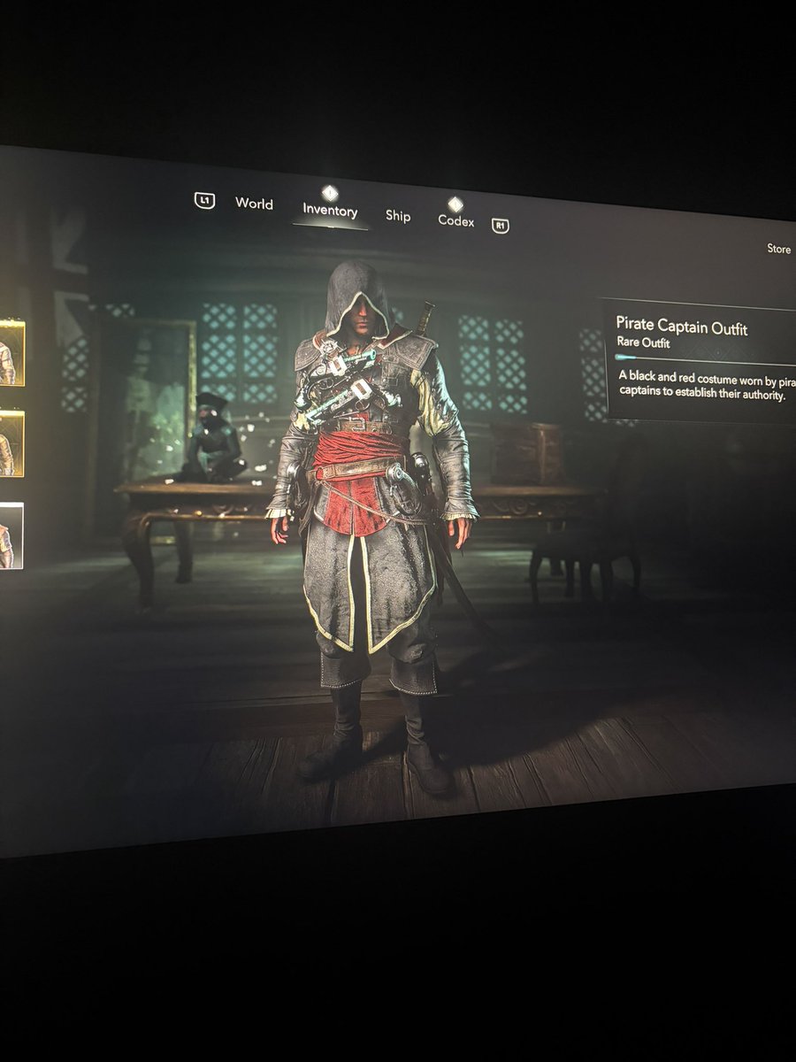 itsdjlimitless's tweet photo. Finally found one of my favorite outfits in Black Flag! #assassinscreedblackflag https://t.co/GBRzeiXv9V