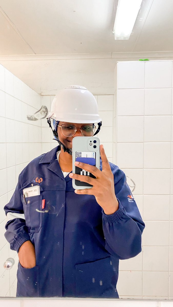 TaurusGiraffe's tweet photo. 🤍👷‍♀️ https://t.co/3qy5y3j9wr