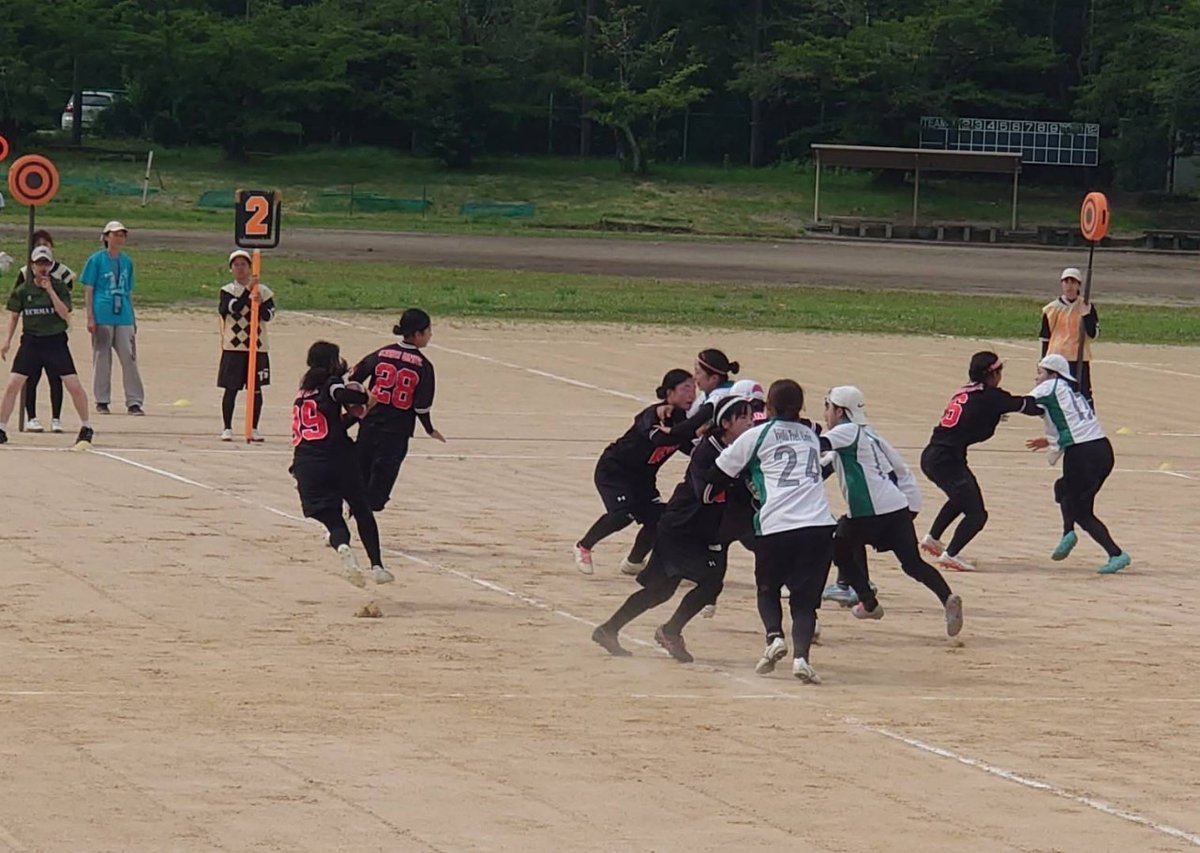 Rooks_1994's tweet photo. こんにちは😃

7月12日(日)に合同スクリメージが行われました！

関西の学生、社会人チームが集まり、前後半10分ずつ、様々な組み合わせで試合を行いました🔥

｢挑戦｣をテーマに挑み続け、たくさんの経験を積むことができた1日となりました！

#神戸大学　#春から神大　#タッチフット https://t.co/2Ig5Mx6ObQ