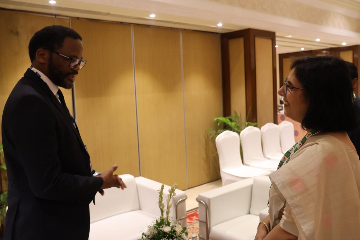 DmJomo's tweet photo. [📸] This morning, We met with the Secretary of India’s Ministry of Labour and Employment Ms Vandana Gurnani, ahead of the commencement of the 12th BRICS Labour and Employment Ministers’ Meeting in Hyderabad.

#BRICS2026 #BRICSIndia #LEMM2026 #LabourAndEmployment #DecentWork #FutureOfWork #Yazini #GovZAUpdates #MandelaMonth2026
