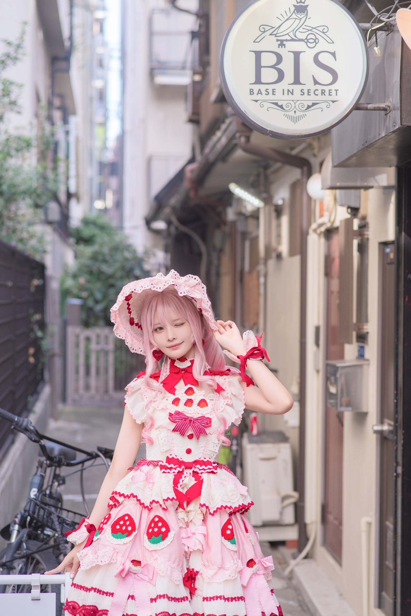 Yoshi19662's tweet photo. Evoto導入記念すべき1枚目
やもはちこさん(@yamo8cos)
昨年の秋、BIS -cafe&bar-にて(@biscafebar)
せっかくなのでやもちゃん&くろかわさんの特典プリセットで再現像してみました
#PENTAX
#OSAKA
#やもはちみつけて
#Evoto https://t.co/fIlXQTQkLS