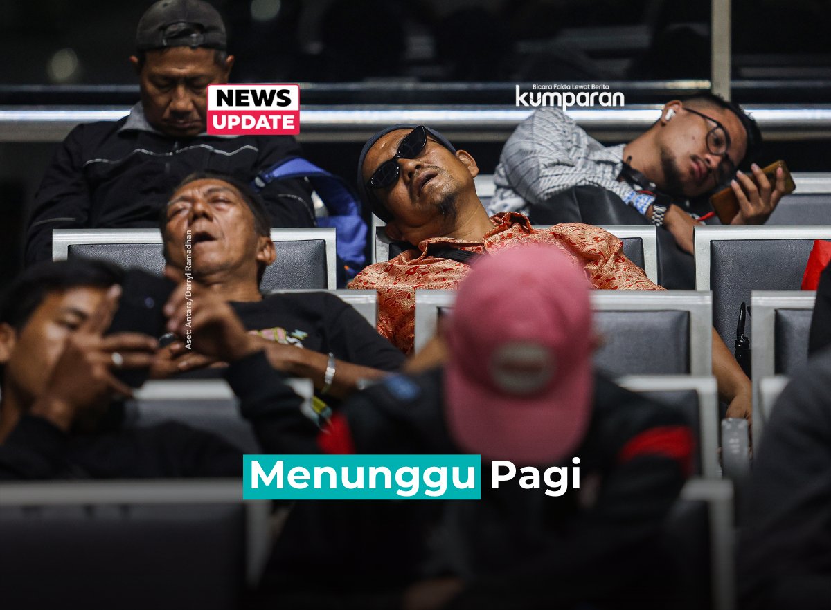 kumparan's tweet photo. Menunggu keberangkatan kereta pertama, para penumpang beristirahat dan tidur di area Stasiun Cikarang, Kabupaten Bekasi, Jawa Barat, pada Rabu (15/7) dini hari.

Mayoritas penumpang merupakan pekerja yang ingin berangkat lebih awal maupun pulang ke rumah setelah bekerja lembur.

Jadwal keberangkatan kereta dari Stasiun Cikarang yang hanya sampai pukul 23.00 WIB membuat sebagian penumpang bermalam di kawasan stasiun tersebut.

📸: Dok. Antara/Darryl Ramadhan.

Baca selengkapnya dengan klik link di bio. Cari tahu berita update lainnya dengan download aplikasi kumparan di App Store atau Google Play.⁠
⁠
📝: newsupdate | update | news | galfot | R198 | R367 | E164 | E099

#bicarafaktalewatberita #kumparan