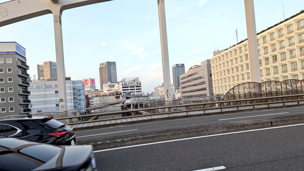 sauna4126's tweet photo. バロンヌードルから、桜木町まで徒歩の移動…

とても暑い…

久しぶりの横浜の景色…

なんか横浜って良いよねぇ…😊 https://t.co/dBRpDLMRtS